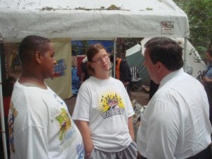 governor-chris-cristie-talks-with-residents